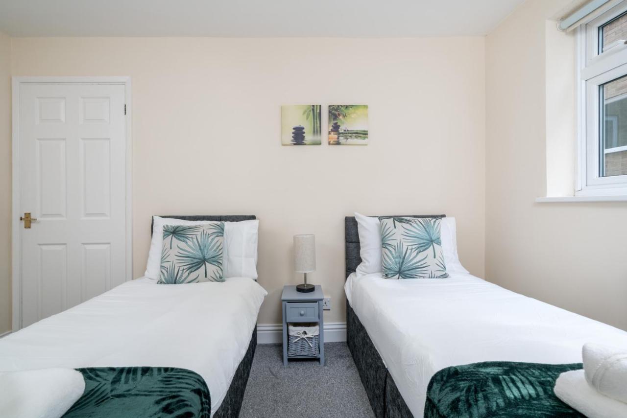 Redhill Surrey 2 Bedroom Pet Friendly Apartment By Sublime Stays Exterior photo