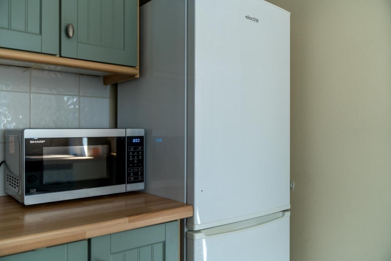 Redhill Surrey 2 Bedroom Pet Friendly Apartment By Sublime Stays Exterior photo